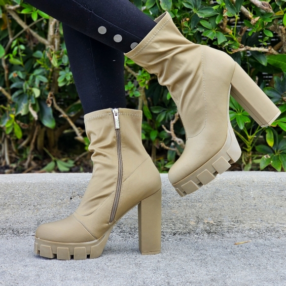 Women's Platform Ankle Chunky Heel Boots Taupe Color - Picture 4 of 5